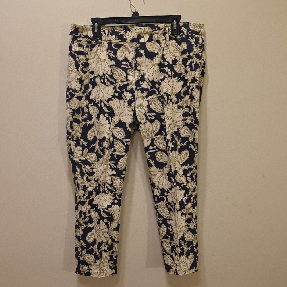 Orvis Navy and Cream Floral Capri Pants with Tailored Fit